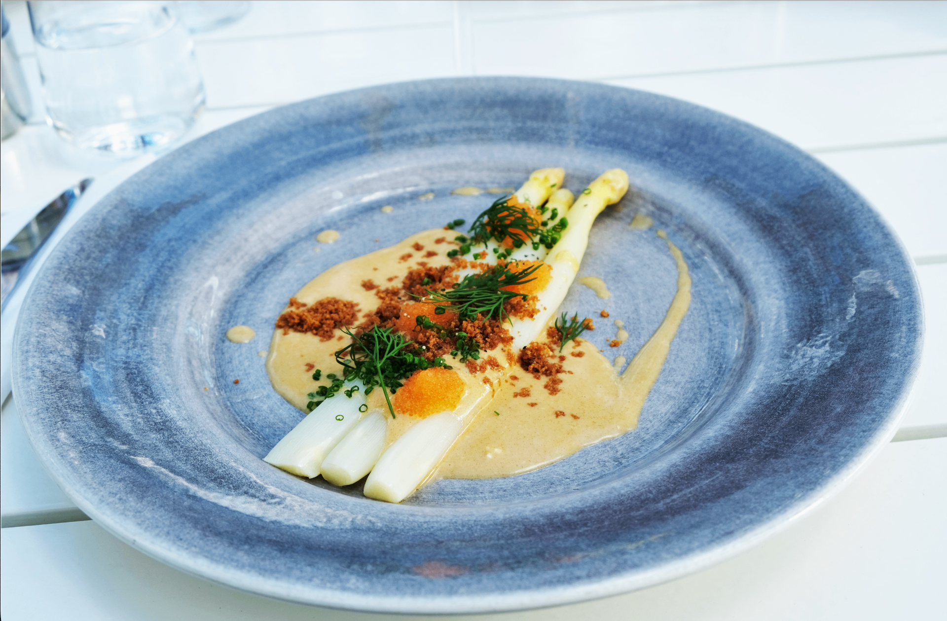 White asparagus with brown butter sauce and roe
